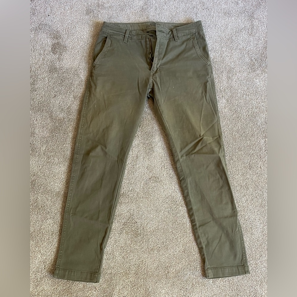 Levi XX Chino Standard Taper